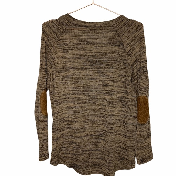 Sweet Wanderer Soft Knit Sweater w/ Side Buttons - Picture 4 of 11